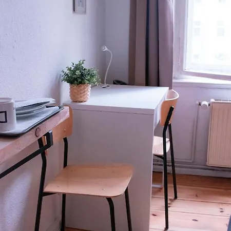 Artsy In Shared Flat - 5 Minutes From Schoenhauser Allee * Berlín