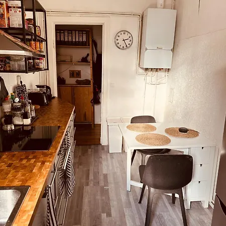 Artsy In Shared Flat - 5 Minutes From Schoenhauser Allee Berlín