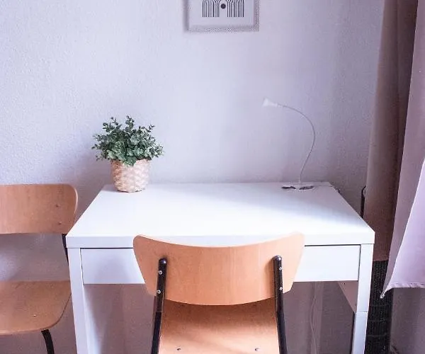 Homestay szállás Private 10sqm In Shared Flat Near Schoenhauser Allee *