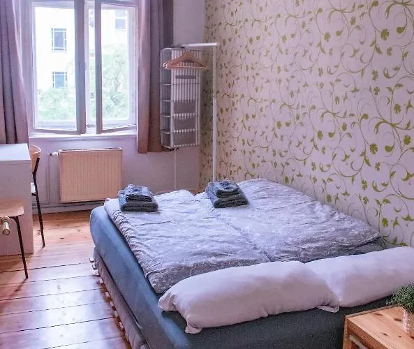 Private 10sqm In Shared Flat Near Schoenhauser Allee Pansiyon Berlin