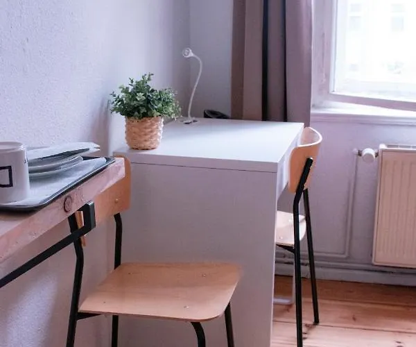 Private 10sqm In Shared Flat Near Schoenhauser Allee * Berlino